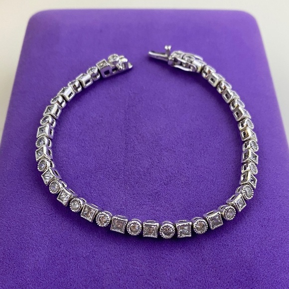 💛 Sterling Silver Geometric CZ Tennis Bracelet - Picture 1 of 7